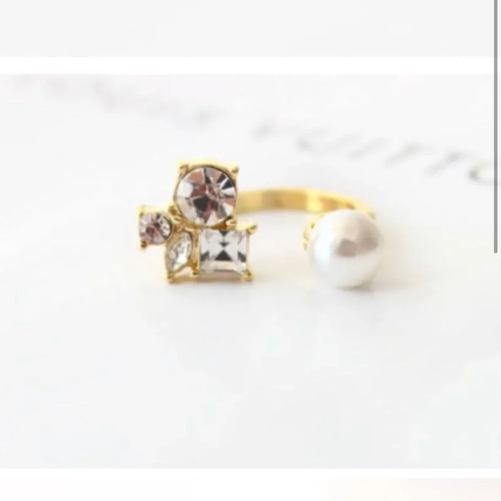 💎2/$30💎 Pearl And Rhinestone Open Gold Tone Ring
